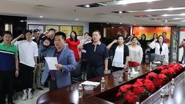bv·韦德体育(中国)官方网站IOS/安卓通用版/手机APP举行宪法宣誓仪式